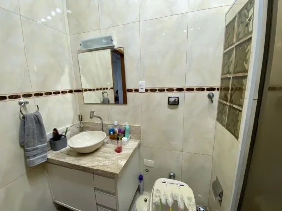 Imagem Casa térrea a venda em Santos, reformada, garagem, ótima