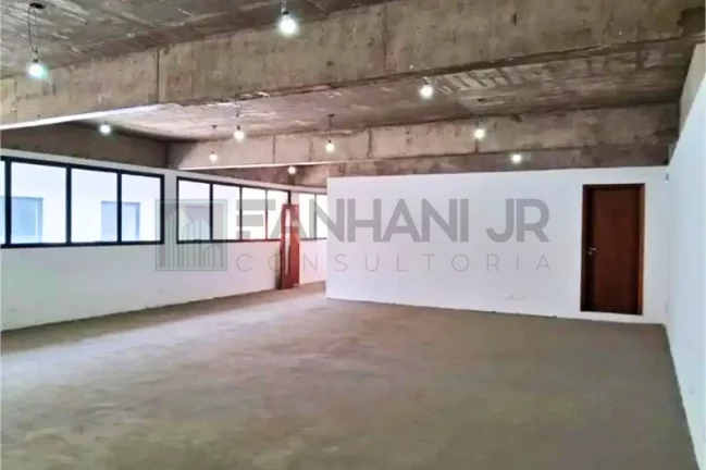 Imagem Casa Comercial para Locação em São Paulo-SP, Bairro Jardim América: 8 Salas, 8 Banheiros, 700m² de Área