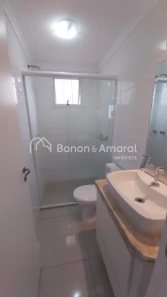 Imagem O imóvel oferece um living espaçoso com dois ambientes integrado à sacada gourmet, que proporcion...