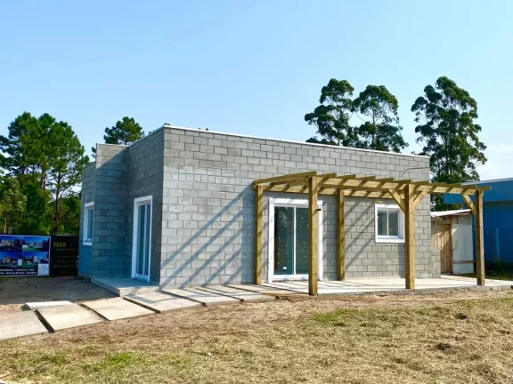 Imagem Casa em loteamento planejado em Passo de Torres SC