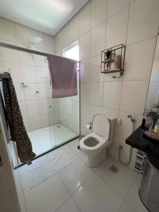 Imagem Casa no Aeroporto: 3 Quartos, 2 Suítes, 230m² e 3 Vagas de Garagem - Confira!