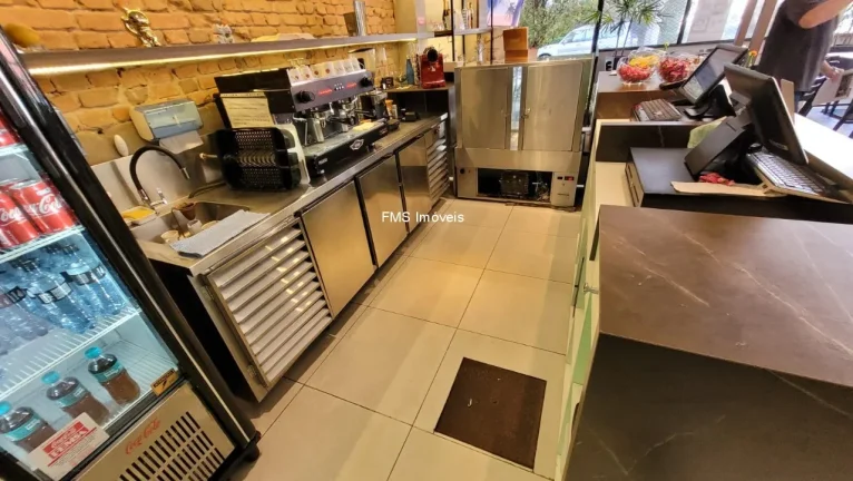 Imagem Loja Comercial de Alto Padrão em Indianópolis, São Paulo: Ideal para Cafés, Boutiques e Centros de Bem-Estar!