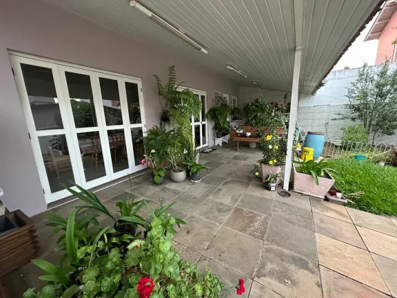 Imagem Casa de condomínio à venda em Porto Alegre, Petrópolis, com 3 quartos, 165m2
