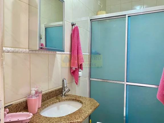 Imagem LINDO SOBRADO DE CONDOMÍNIO NA MARTIM DE SÁ