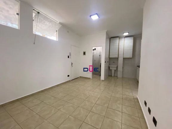 Imagem Apartamento 2 dormitórios para locação no coração do Gonzaga – a menos de 100 metros da praia!