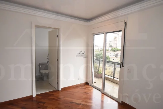 Imagem Cobertura à venda na Vila Madalena com 3 suítes e 3 vagas com piscina.