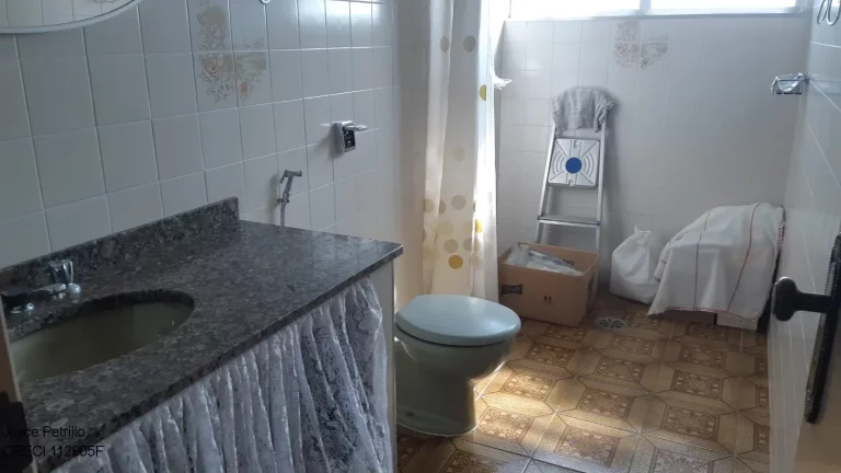 Imagem Apartamento 3 Dormitórios + Salão Comercial em Avenida Movimentada de Peruíbe e a 550 m da Praia. OPORTUNIDADE!!!?