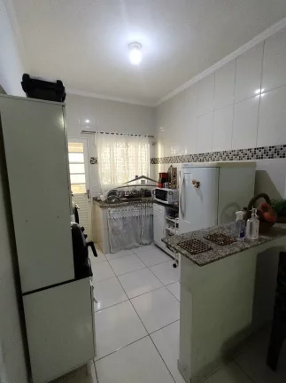 Imagem Casa à venda no bairro Jardim Esperança - Guaratinguetá/SP