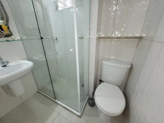 Imagem APARTAMENTO TOTALMENTE REFORMADO A 50 METROS DO MAR, 2 DORMITORIOS, 1 VAGA, TOMBO.