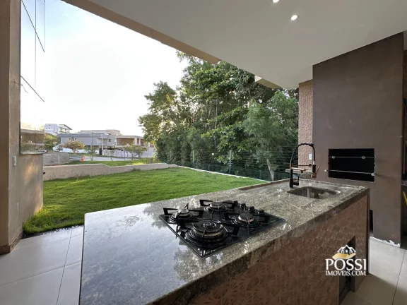 Imagem Casa Linear com 4 Suítes e Amplo Quintal no Condomínio Riviera Park