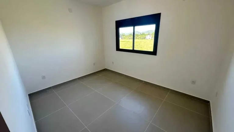 Imagem Casa com 3 dormitórios sendo 1 suíte e 1 vaga de garagem - Campeche, Florianópolis/SC