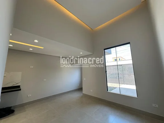 Imagem Casa assobradada à venda com 106m² de área construída, 2 dormitórios (1 suíte), 3 banheiros e 2 vagas de garagem em terreno de 125m².