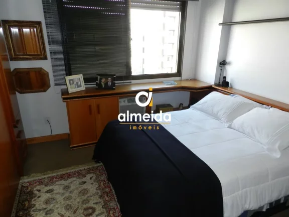 Imagem Cobertura 3 dormitórios à venda Centro Santa Maria/RS