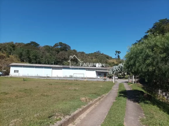 Imagem Imagine um espaço de 30.000m² onde seus sonhos de negócio e qualidade de vida se encontram. Apresentamos um imóvel excepcional em Piedade-SP,