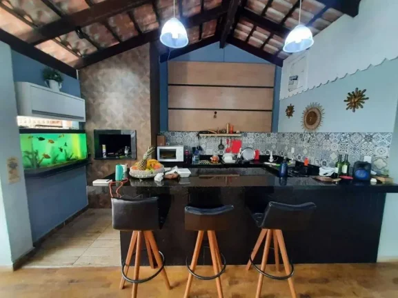 Imagem Casa com 5 dormitórios sendo 2 suítes e 5 vagas na praia dos amores em Balneário Camboriú- SC.