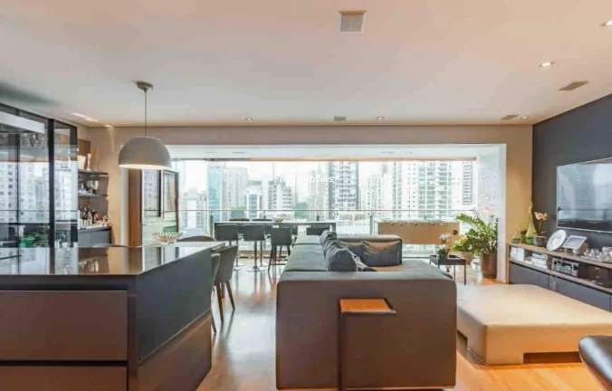 Imagem Apartamento à venda na Vila Nova Conceição, com 2 Quartos sendo 1 Suíte, 2 Salas, 3 Vagas e 160m² de Área