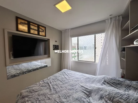 Imagem Apartamento á venda com 02 dormitórios em condomínio frente mar no centro de Balneário Camboriú.