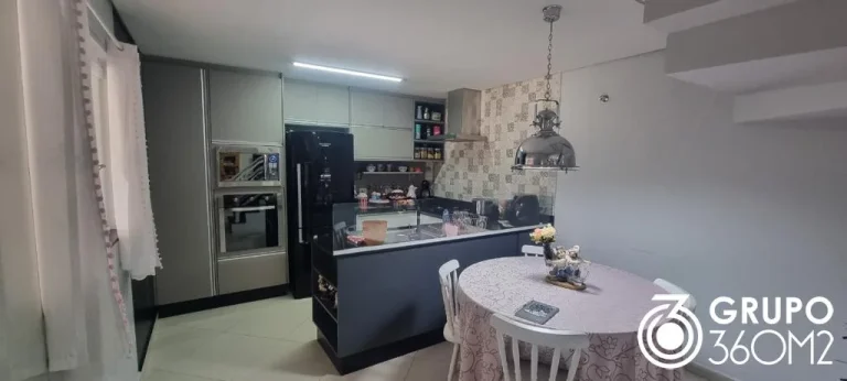 Imagem Sobrado para Venda em Santo André / SP no bairro Vila Cecília Maria
