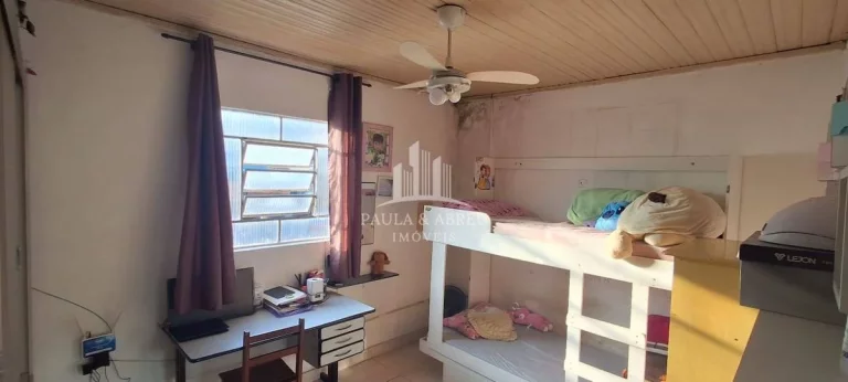 Imagem São 5 Casas 250m², 3 de 3 Cômodos e 2 de 2 Cômodos, 1 Vaga, Perto da Padaria da Globo no Jardim Zaíra, Mauá-SP