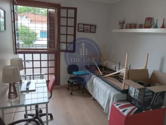 Imagem Casa à venda na Vila Mariana, São Paulo-SP: 3 quartos, 1 suíte, 3 salas, 3 banheiros, 2 vagas de garagem, 125m²! Venha conhecer!