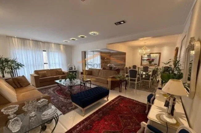 Imagem Apartamento totalmente reformado e mobiliado, com 268m², 4 dormitórios, sendo 4 suítes, ampla sal...