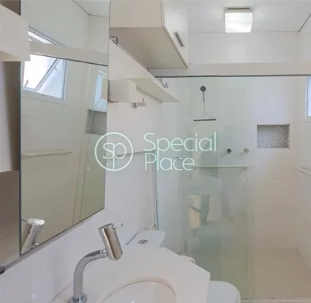 Imagem Uma lindíssima e confortável casa de condomínio que lhe oferece, segurança, privacidade, lazer, ...