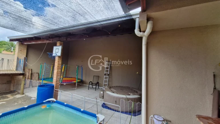 Imagem Você busca um imóvel que une conforto, espaço e potencial de investimento, essa casa no bairro Santo Antônio é a escolha ideal.