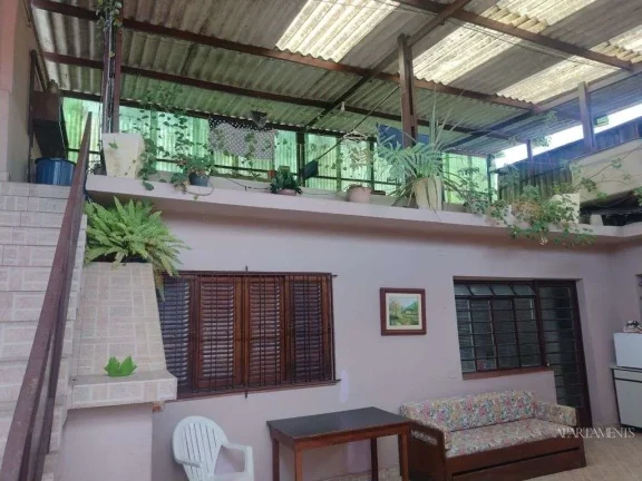 Imagem Casa com 250m2 com 2 vagas , edícula , quintal enorme e lavanderia