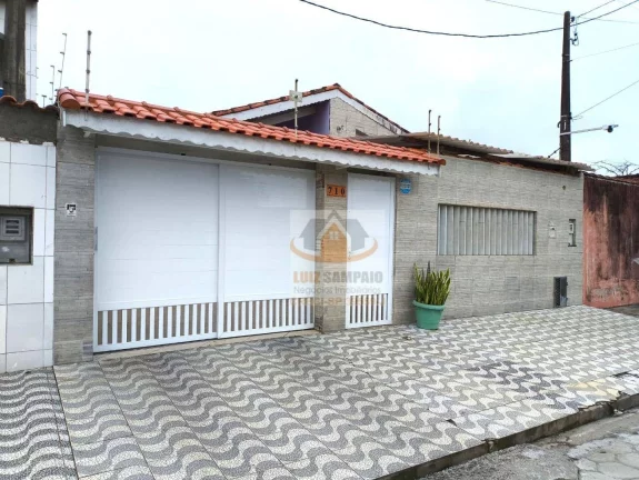 Imagem Casa Térrea, 3 Dormitórios + Edícula, Piscina Infantil, 300 metros Baln. Gaiovota