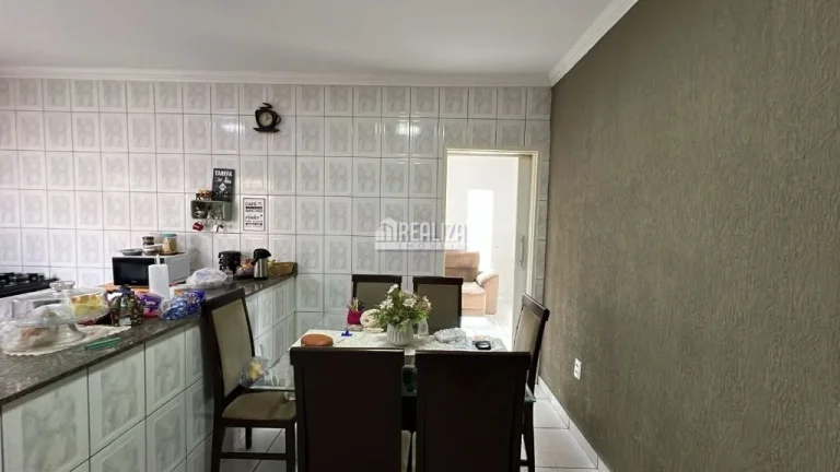 Imagem Casa à venda no Jardim Maracanã, Uberaba - 3 dormitórios, suíte, 2 garagens