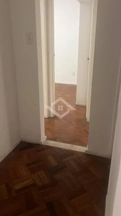 Imagem Apartamento de 3 Quartos para Venda em Copacabana com 103 m²
