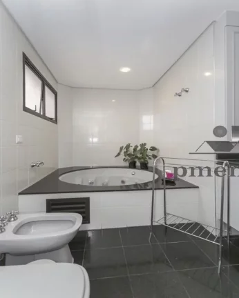 Imagem Apartamento 3 quartos, 3 suites, 3 vagas, 180 m²