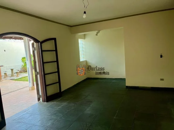 Imagem Casa com 3 dormitórios à venda, 300 m² por R$ 1.100.000 - Jardim Itaperi - Atibaia/SP