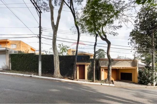 Imagem Casa Térrea bem localizada no jardim prudência com 3 Dormitórios sendo 1 Suíte, 3 Vagas Garagem.
