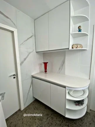 Imagem Descubra este espaçoso apartamento à venda na Rua Professora Bartira Mourão, localizado no charmo...