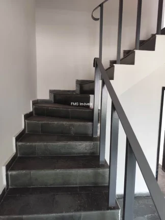 Imagem Locação de Prédio Comercial no Alto da Lapa: 12 Salas, 4 Banheiros, 3 Vagas de Garagem, 300m² de Área
