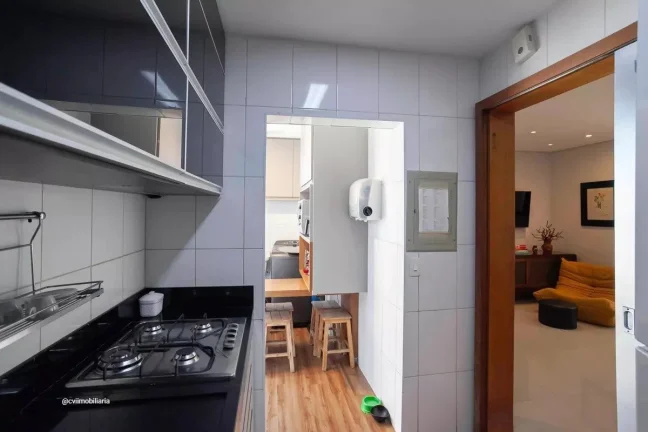 Imagem Este espaÃ§oso apartamento Ã© uma excelente opÃ§Ã£o para quem busca conforto e praticidades. Com trÃ...