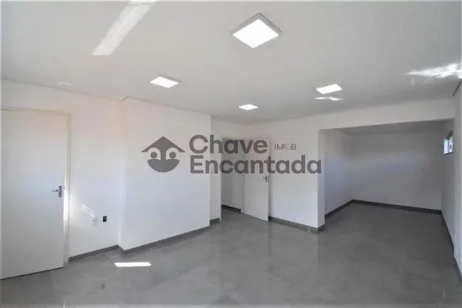 Imagem Salao Comercial com 8 salas em localizacao privilegiada