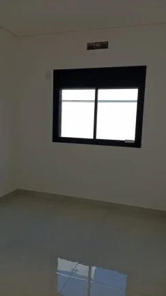 Imagem Casa em Condomínio à Venda em Sorocaba-SP, Wanel Ville: 3 Quartos, 1 Suíte, 3 Salas, 4 Vagas de Garagem, 140m².