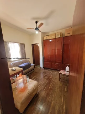 Imagem Casa para Venda em Limeira, Boa Vista, 3 dormitórios, 1 suíte, 2 banheiros, 3 vagas
