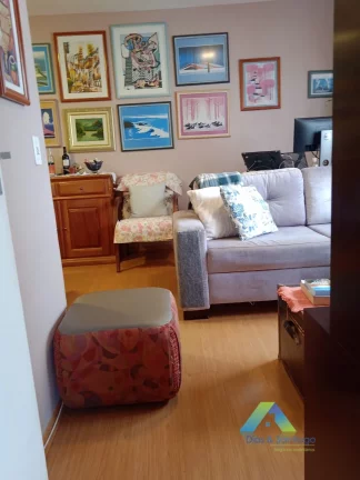 Imagem APARTAMENTO À VENDA COM 3 DORMITÓRIOS E 2 BANHEIROS NA VILA DAS MERCÊS