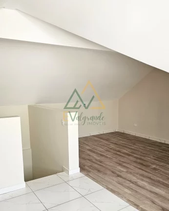 Imagem Casa Padrão com Ático