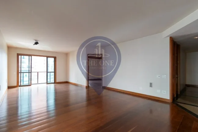 Imagem Apartamento de luxo em Moema: 3 quartos, 3 suítes, 2 salas, 5 banheiros, 4 vagas de garagem e 325m² de área. Aproveite!