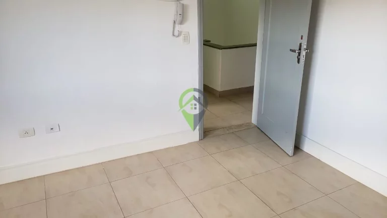 Imagem Imóvel Comercial à venda com 2 dormitórios e amplo espaço no bairro Vila Matias de Santos/SP