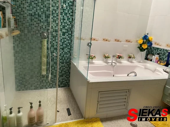 Imagem Espetacular Casa para Locação em São Paulo-SP, Bairro São Lucas! 5 quartos, 3 suítes, 2 salas, 5 banheiros, 4 vagas, 350 m²!