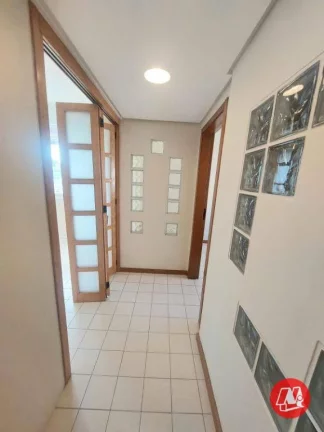 Imagem No bairro Cidade Baixa, 3 dormitórios, suite, vaga e terraço