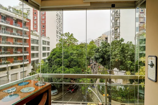 Imagem Apartamento à venda na Lagoa, 150m2, 2vgs, 3 quartos, na Alexandre Ferreira