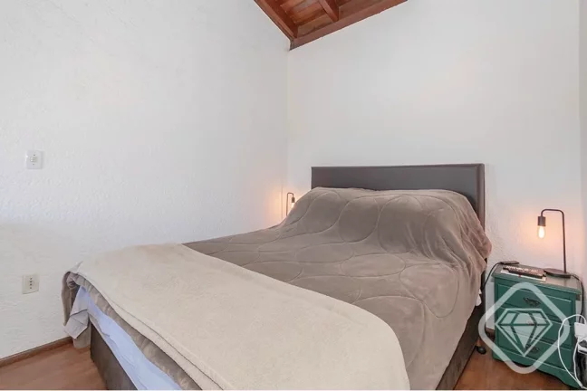 Imagem Casa de condomínio com charme, conforto e excelente padrão no bairro Ipanema

Esta residência de ...