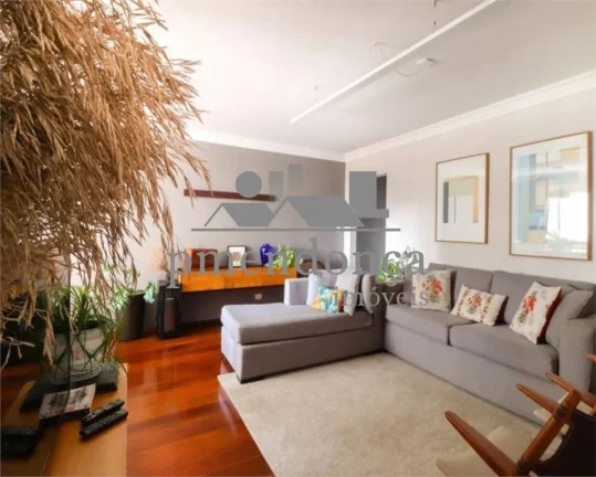 Imagem Apartamento reformado na Vila Madalena, em plena Rua Harmonia, pronto para morar!