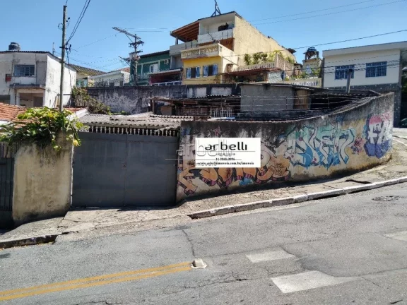 Imagem Terreno com 363 metros quadrados, com casa no local com cozinha, sala, 3 dormitórios, banheiro e va...